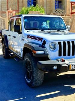 جيب جلاديتور